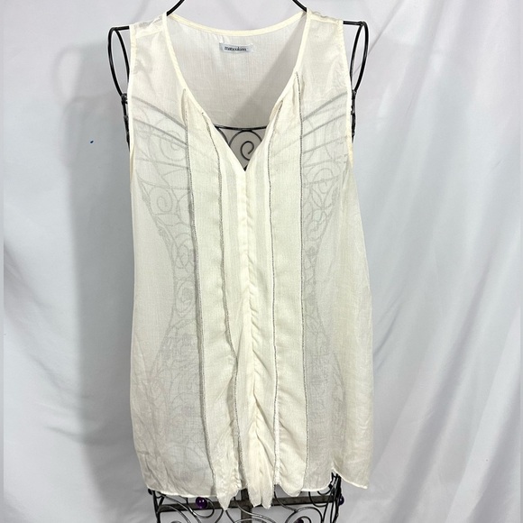 manoukian Tops - Manoukian white gauzy beaded front tank